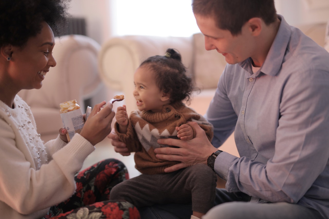 Toddler feeding - great ways to develop cutlery skills