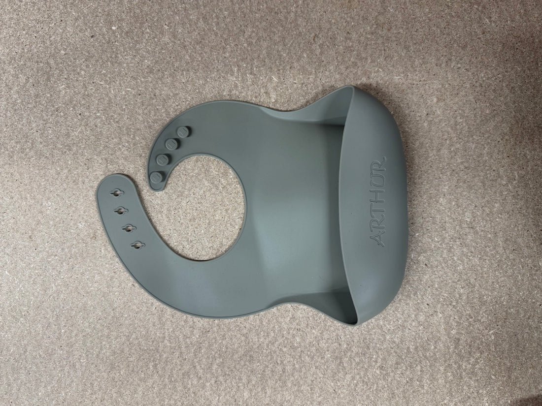 Clearance: Green Wide Gape Bib (Arthur)