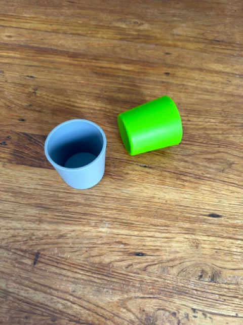 Two pack silicone cups blue &amp; bright green